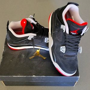 NIKE JORDAN 4 RETRO